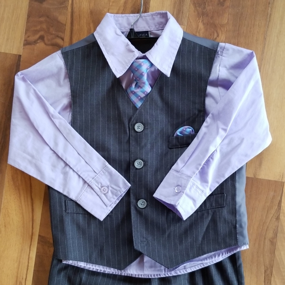 Boys Nautica Suit Size 5